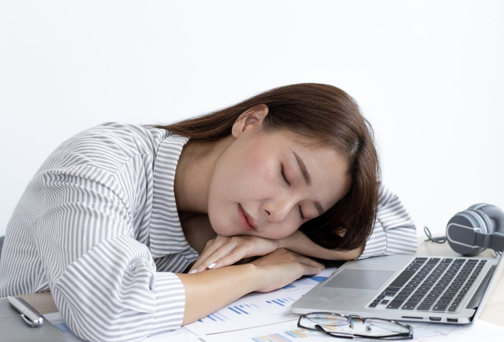 Can’t Stop Falling Asleep at Work? 20 Tips to Stay Awake