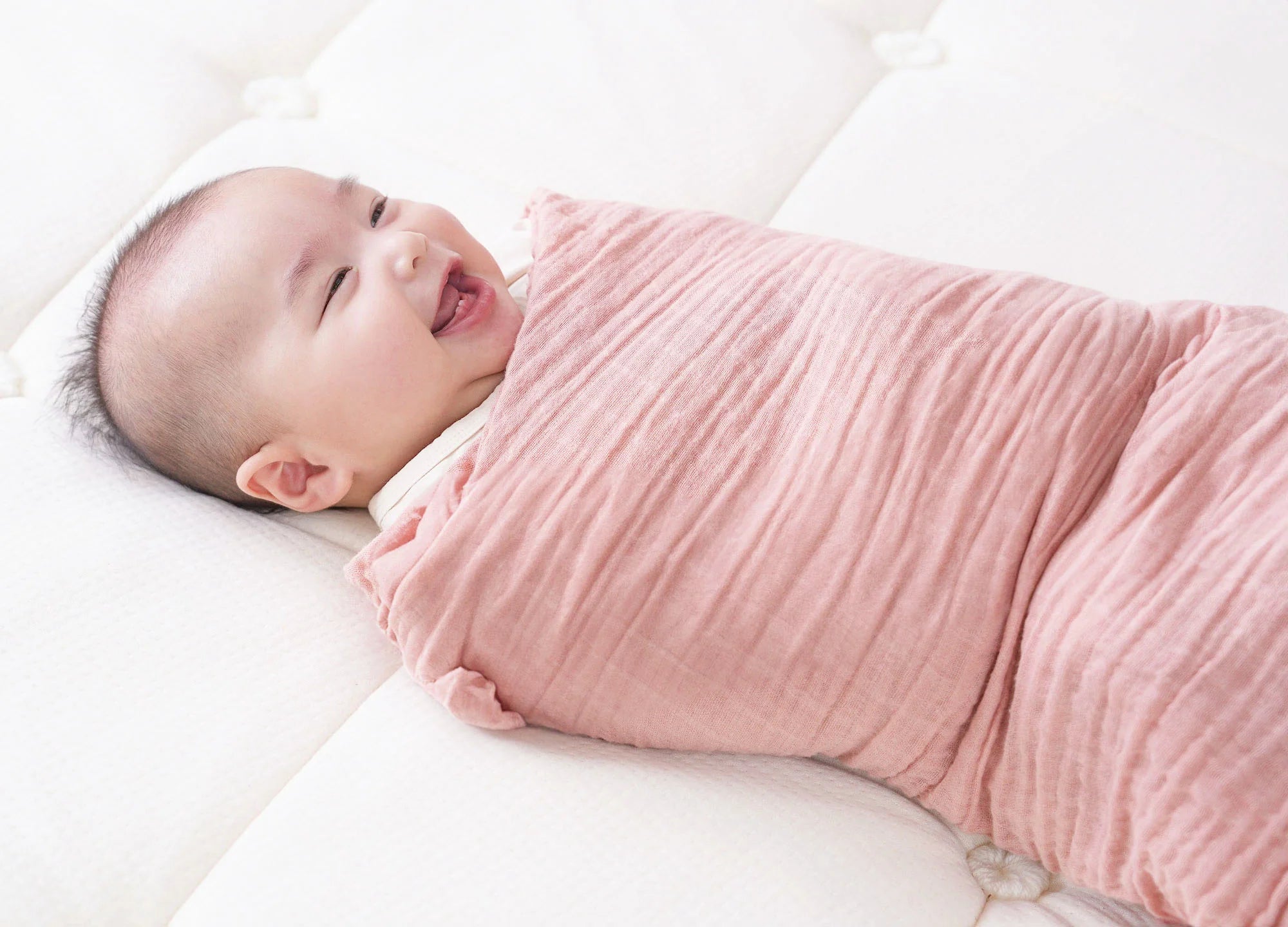 The Little 成長型嬰兒床 有機棉嬰兒包巾 由 Little Hushies Hush Home 香港1