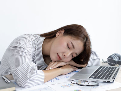 Can’t Stop Falling Asleep at Work? 20 Tips to Stay Awake