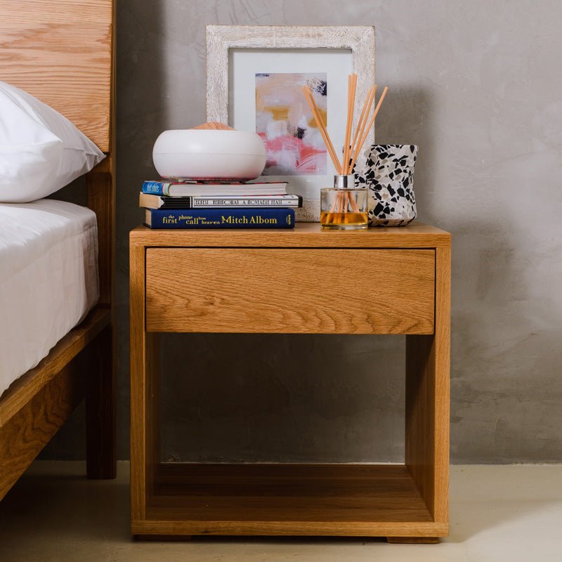 香港實木床頭櫃